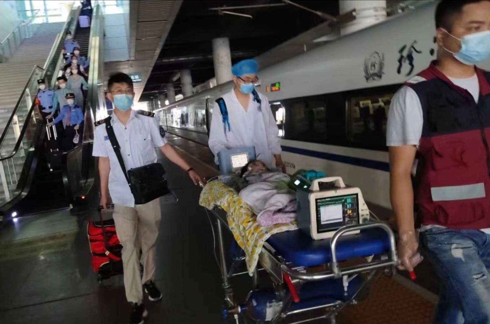 镇远县高铁转运公司